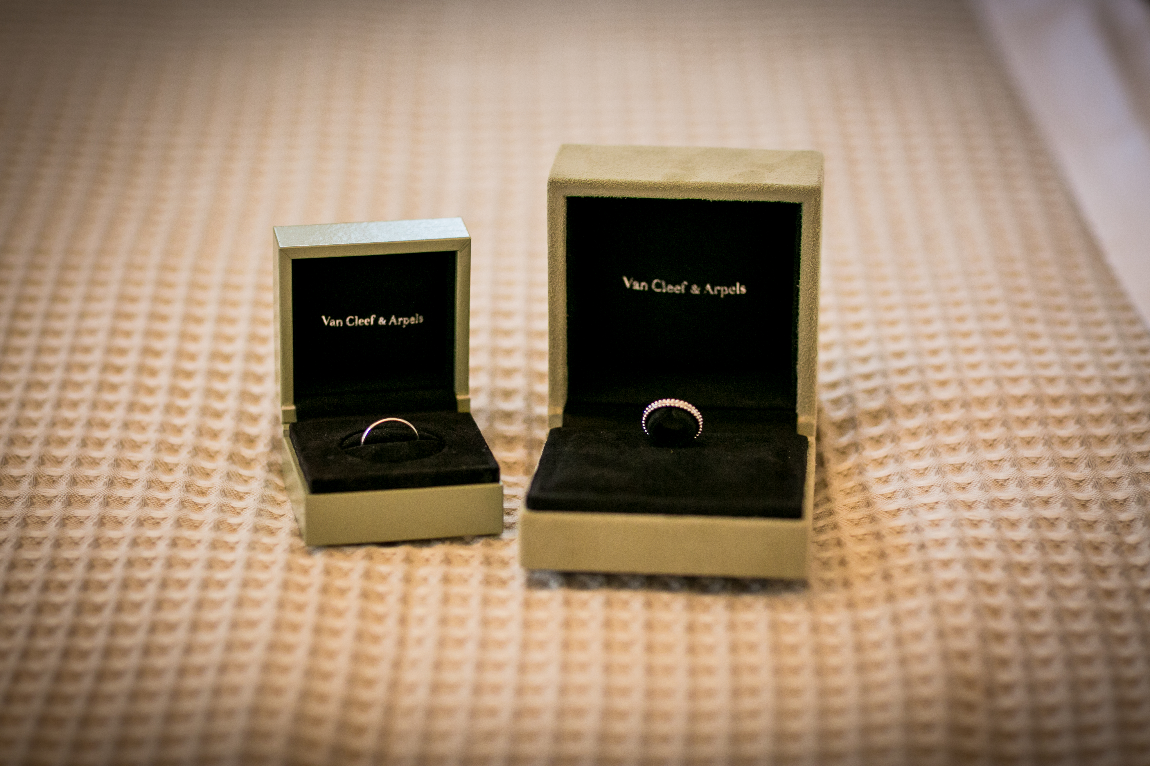 Lake Como Wedding. Van Cleef and Arples wedding rings