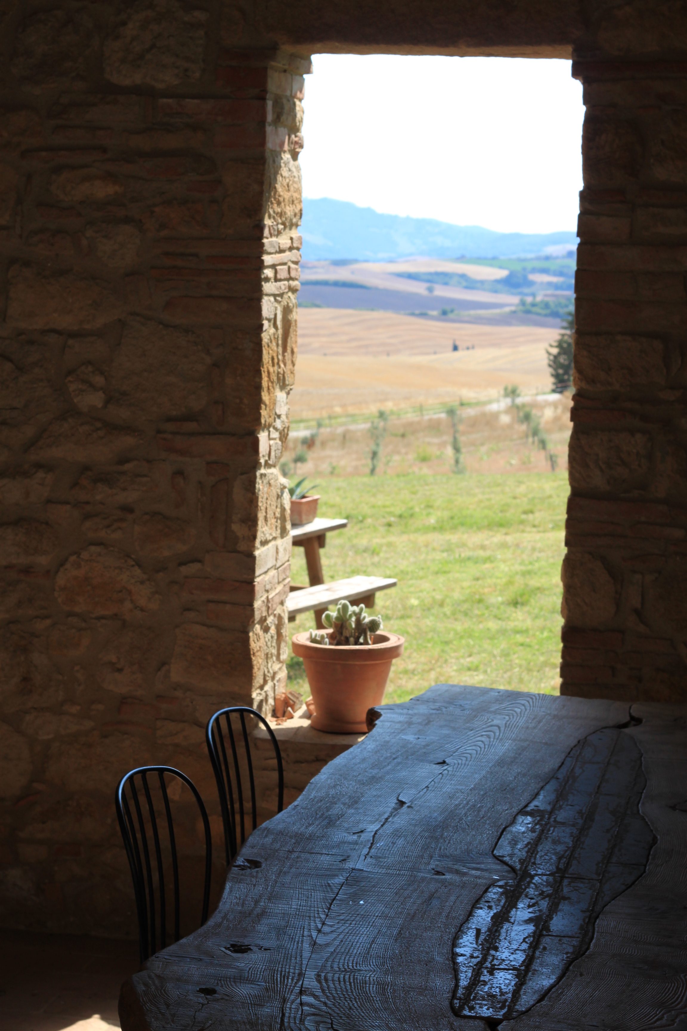 wooden pizza oven farmhouse val d'orcia